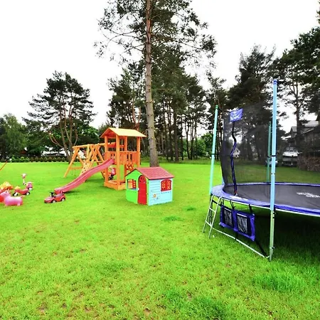Comfortable Homes, Large Garden *